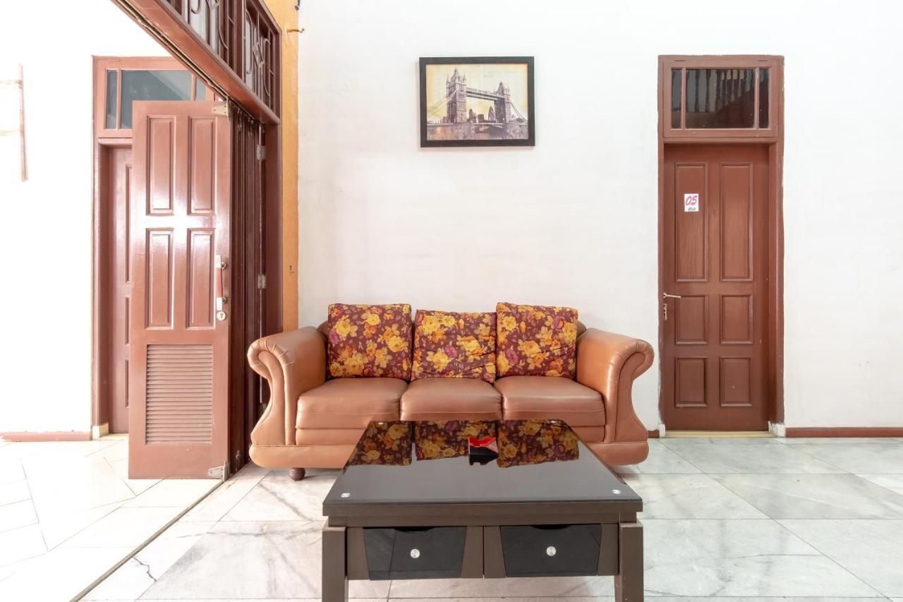 Oyo 2777 Sleepover Sei Serayu Medan Buitenkant foto